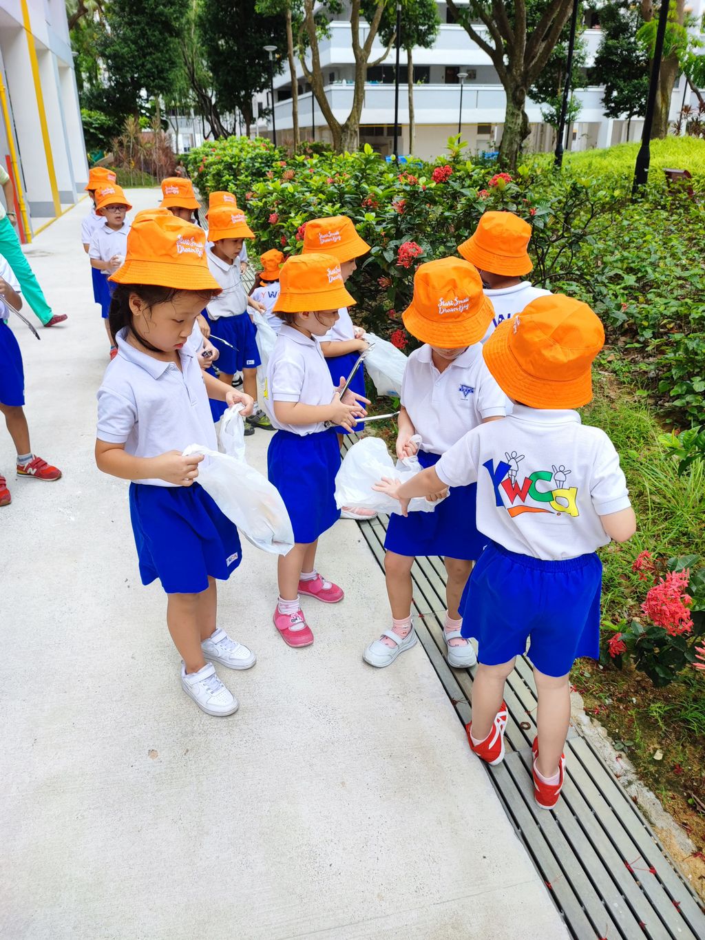 YWCA Bishan Go Green! It's for you, it's for me! Litter picking series. — photo 2
