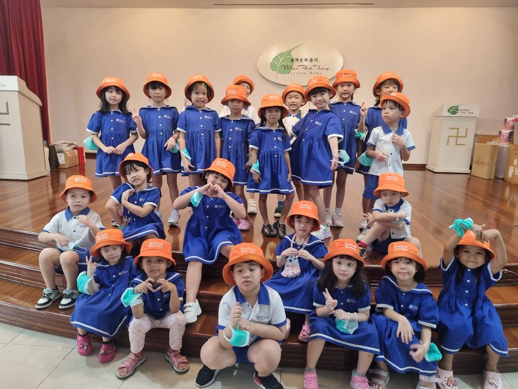 LFP W877 visits Man Fut Tong nursing home. — photo 7
