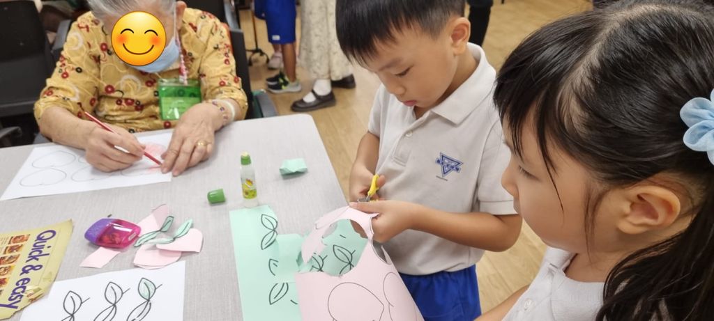 YWCA Bishan Go green! It's for you, It's for me! Reuse recycled materials series. — photo 9