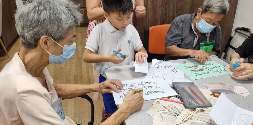 YWCA Bishan Go green! It's for you, It's for me! Reuse recycled materials series. — photo 13