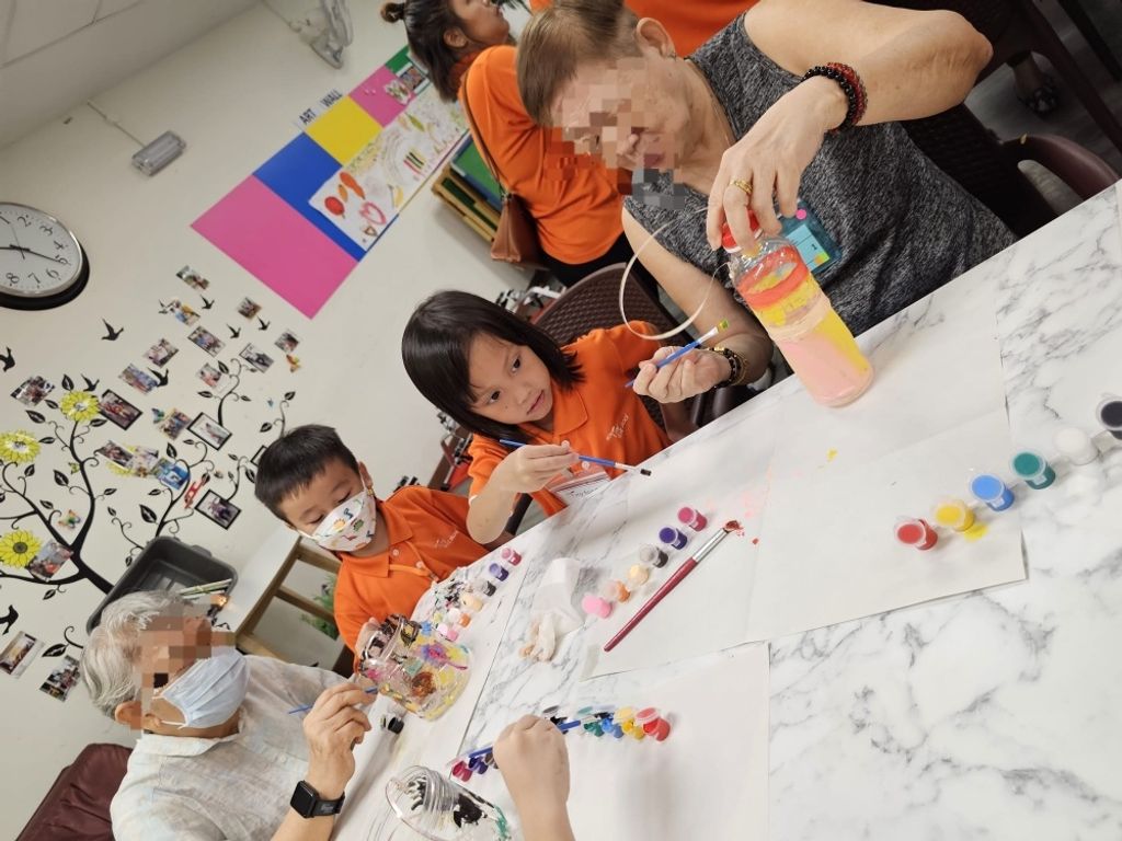 Caring for the elderly in this Mid Autumn Festival — photo 2