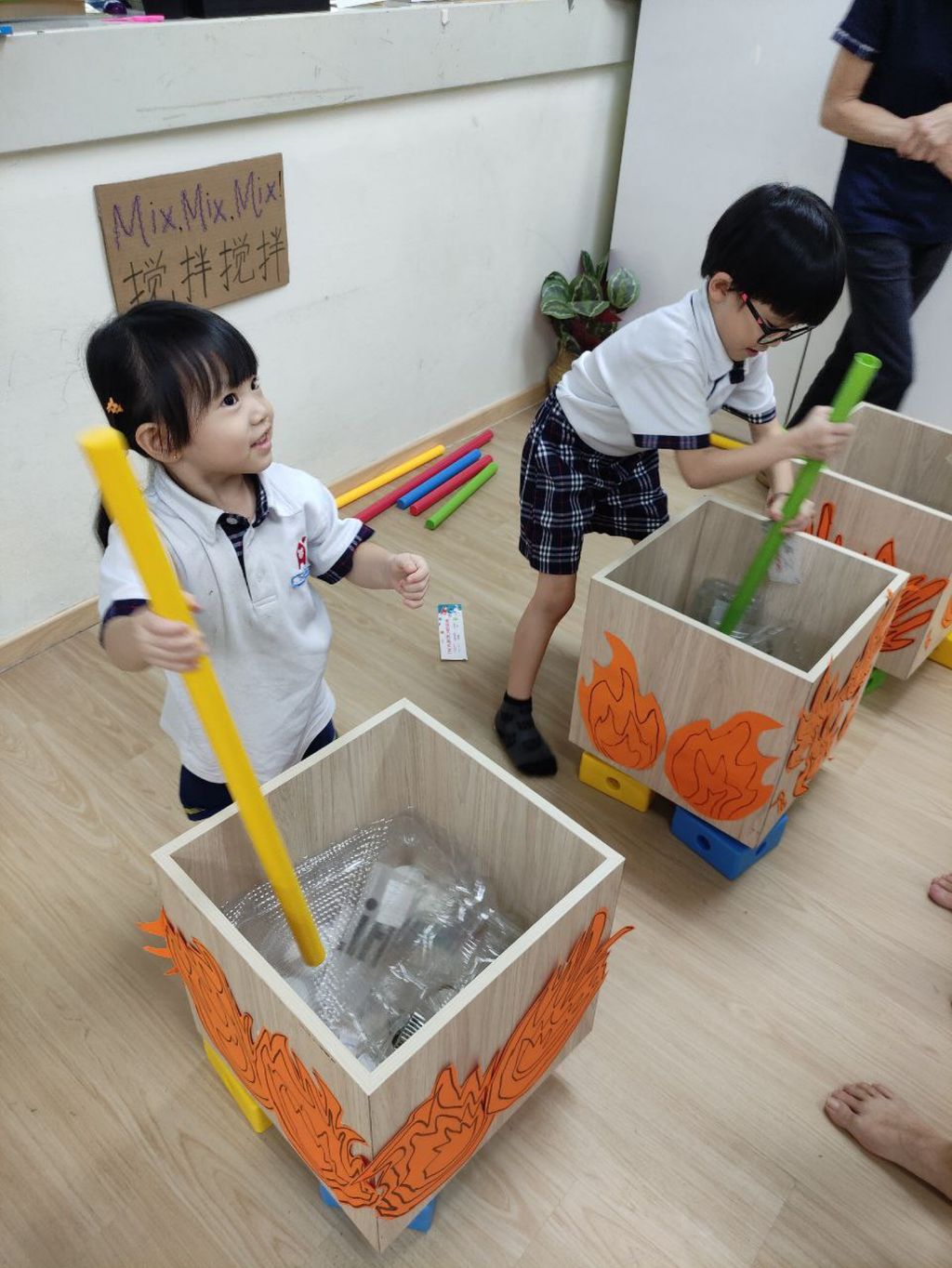 2023 SSDB: The Plastic Mission Carnival — photo 2