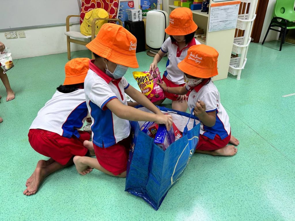 No One Can Do Everything, but Everyone Can Do Something PCF Sparkletots @ Pioneer 662B — photo 6