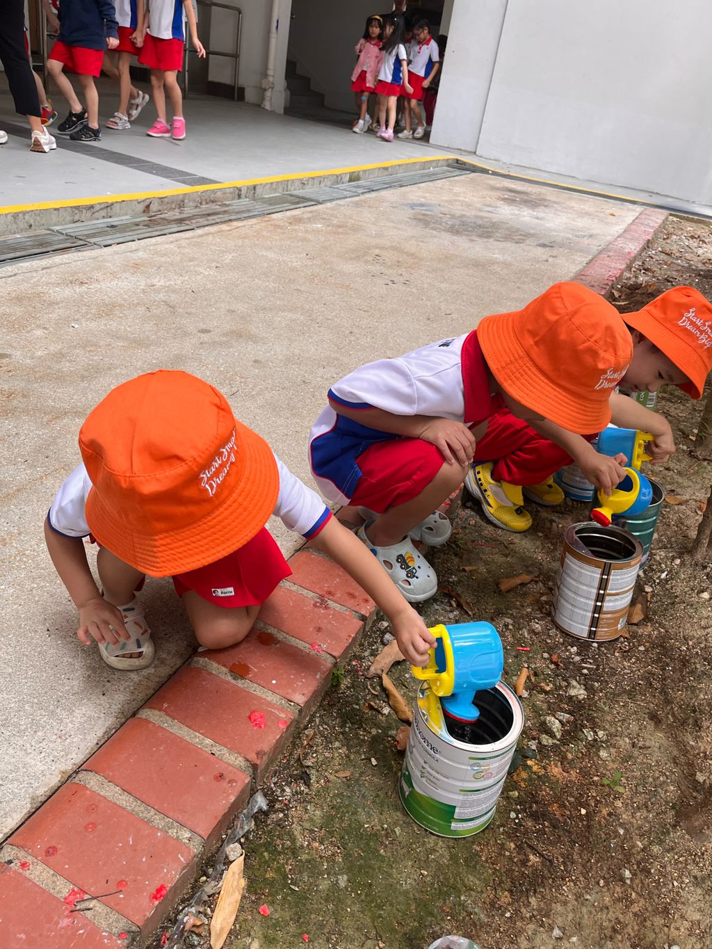 Recycling and Planting, Ways to Show Our Care for the Environment — photo 1