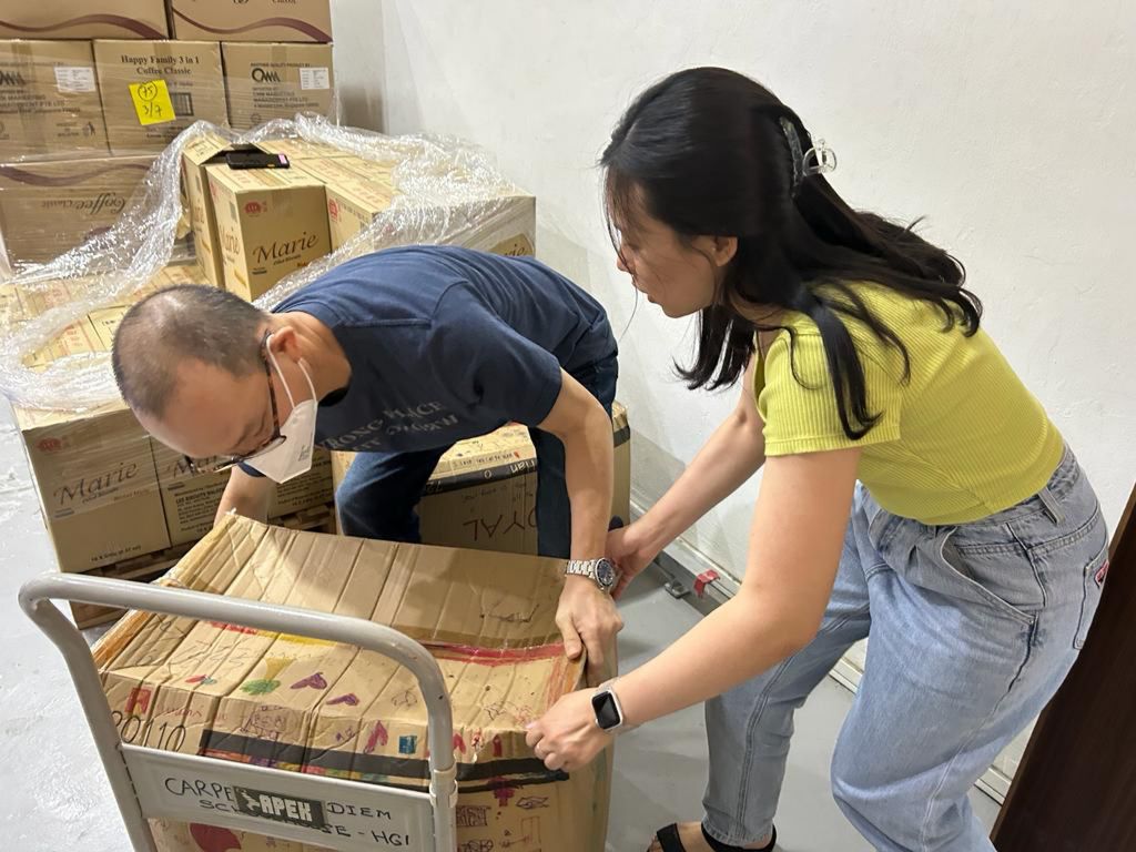 Start Small and Dream Big—Closing Activities : Donate dry food and Money — photo 2