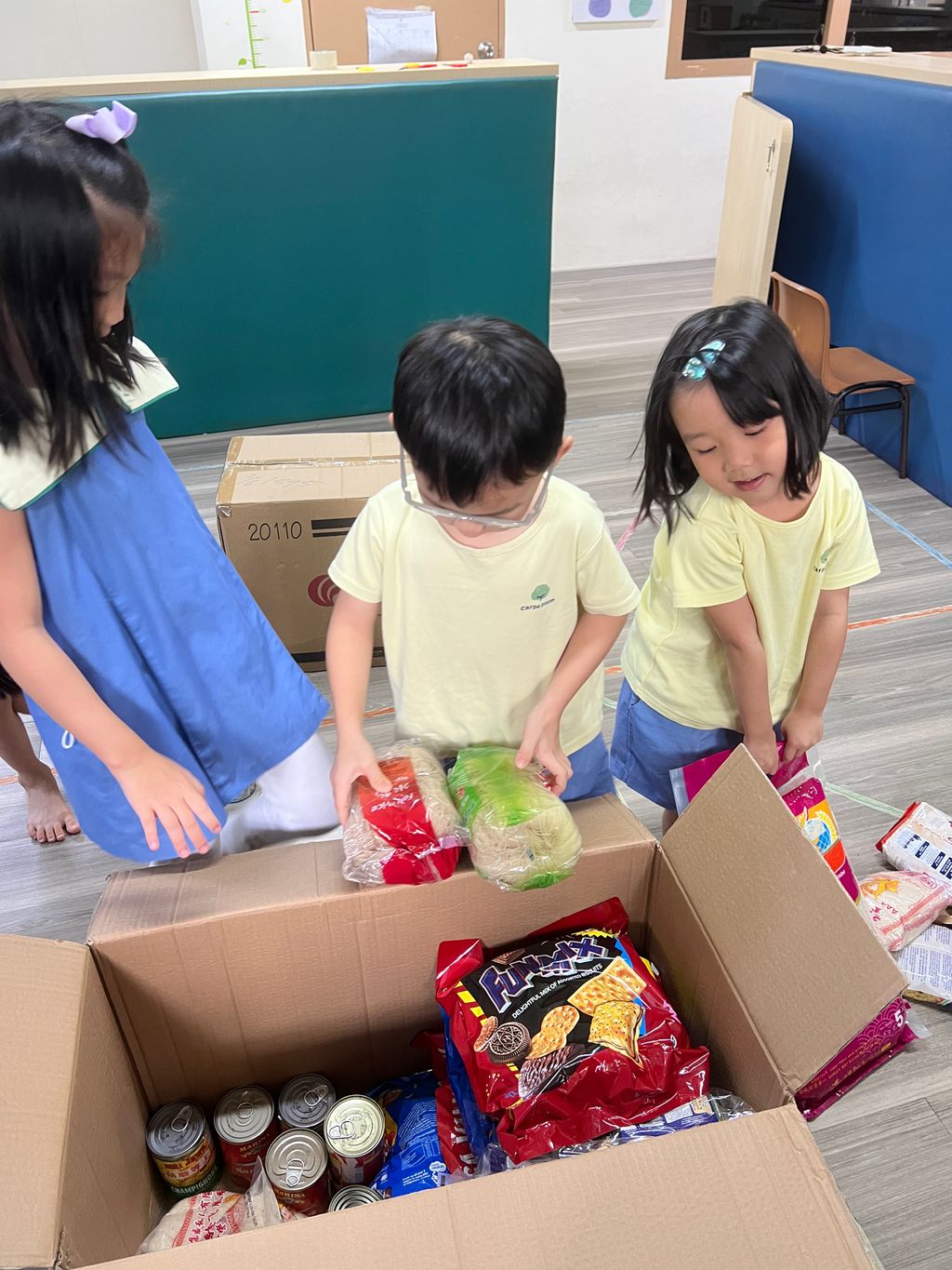Start Small and Dream Big—Closing Activities : Donate dry food and Money — photo 1