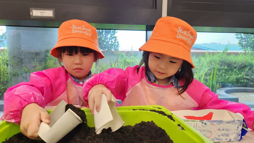 Skool4Kidz @ One Punggol Campus - Many Helping Hands, Caring for Everyone : Caring for Our Community ( Story 2 ) — photo 7