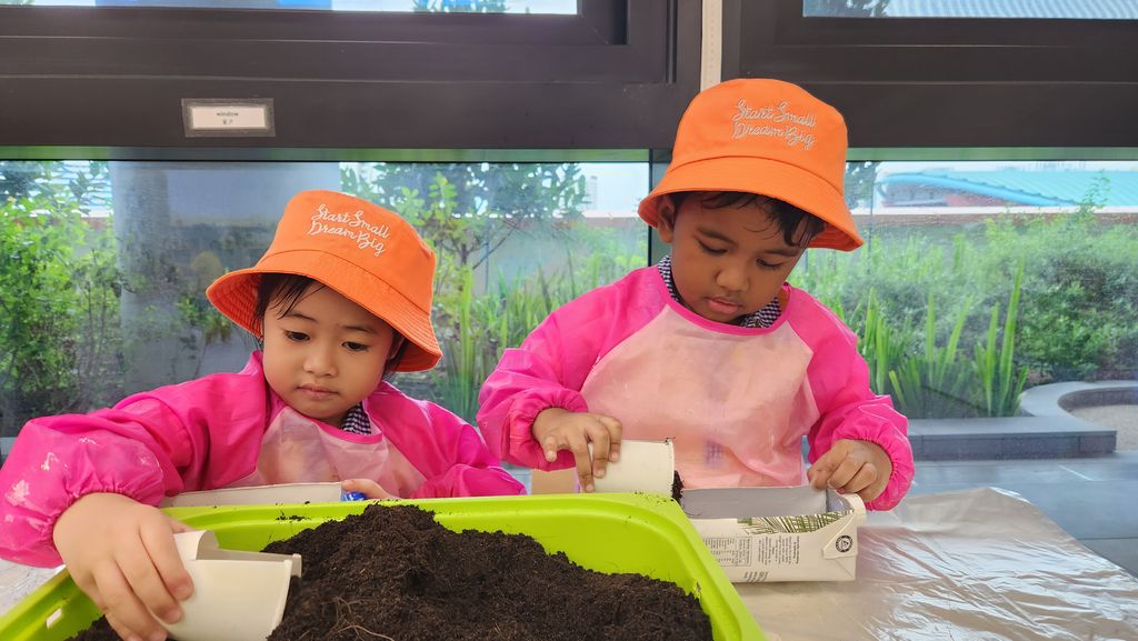 Skool4Kidz @ One Punggol Campus - Many Helping Hands, Caring for Everyone : Caring for Our Community ( Story 2 ) — photo 10