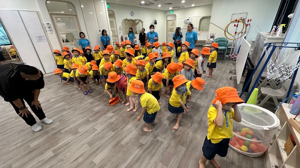 Skool4Kidz @ One Punggol Campus - Many Helping Hands, Caring for Everyone : Caring for Our Community ( Story 3 ) — photo 2