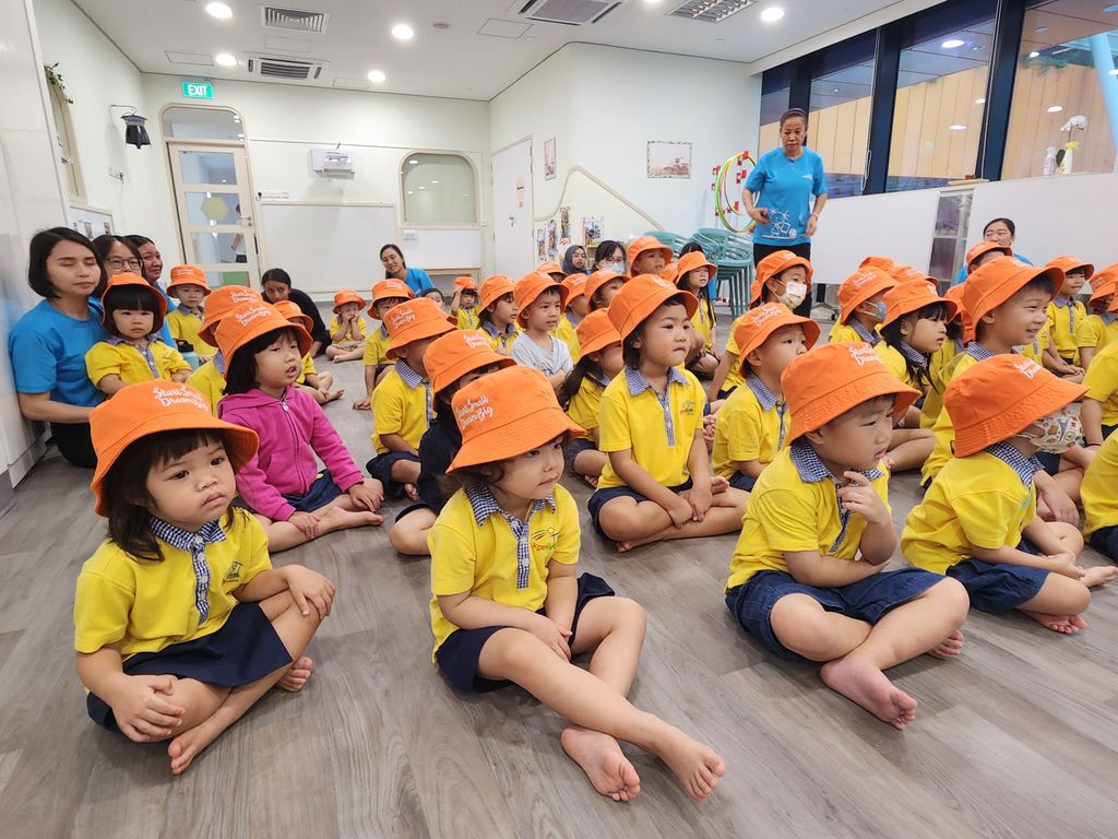 Skool4Kidz @ One Punggol Campus - Many Helping Hands, Caring for Everyone : Caring for Our Community ( Story 3 ) — photo 3