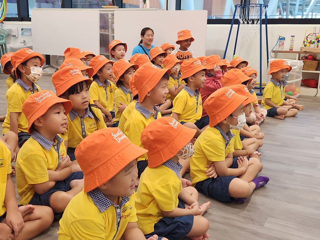 Skool4Kidz @ One Punggol Campus - Many Helping Hands, Caring for Everyone : Caring for Our Community ( Story 3 ) — photo 12