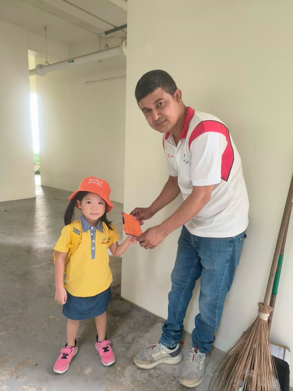 Skool4Kidz @ One Punggol Campus - Many Helping Hands, Caring for Everyone : Caring for Our Community ( Story 4 )