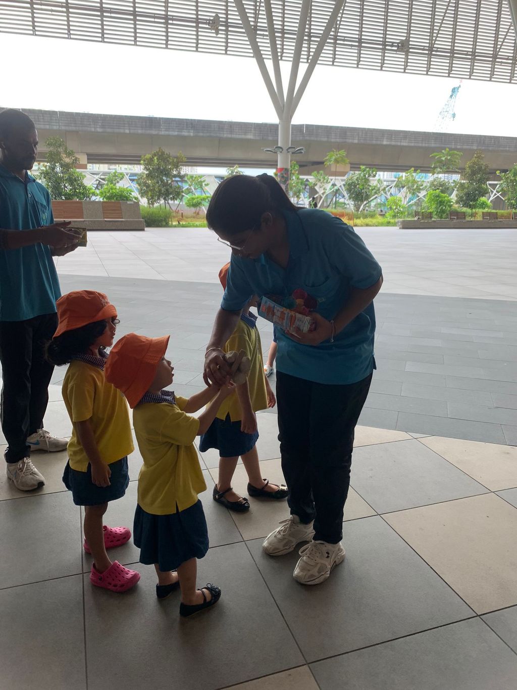 Skool4Kidz @ One Punggol Campus - Many Helping Hands, Caring for Everyone : Caring for Our Community ( Story 4 ) — photo 5