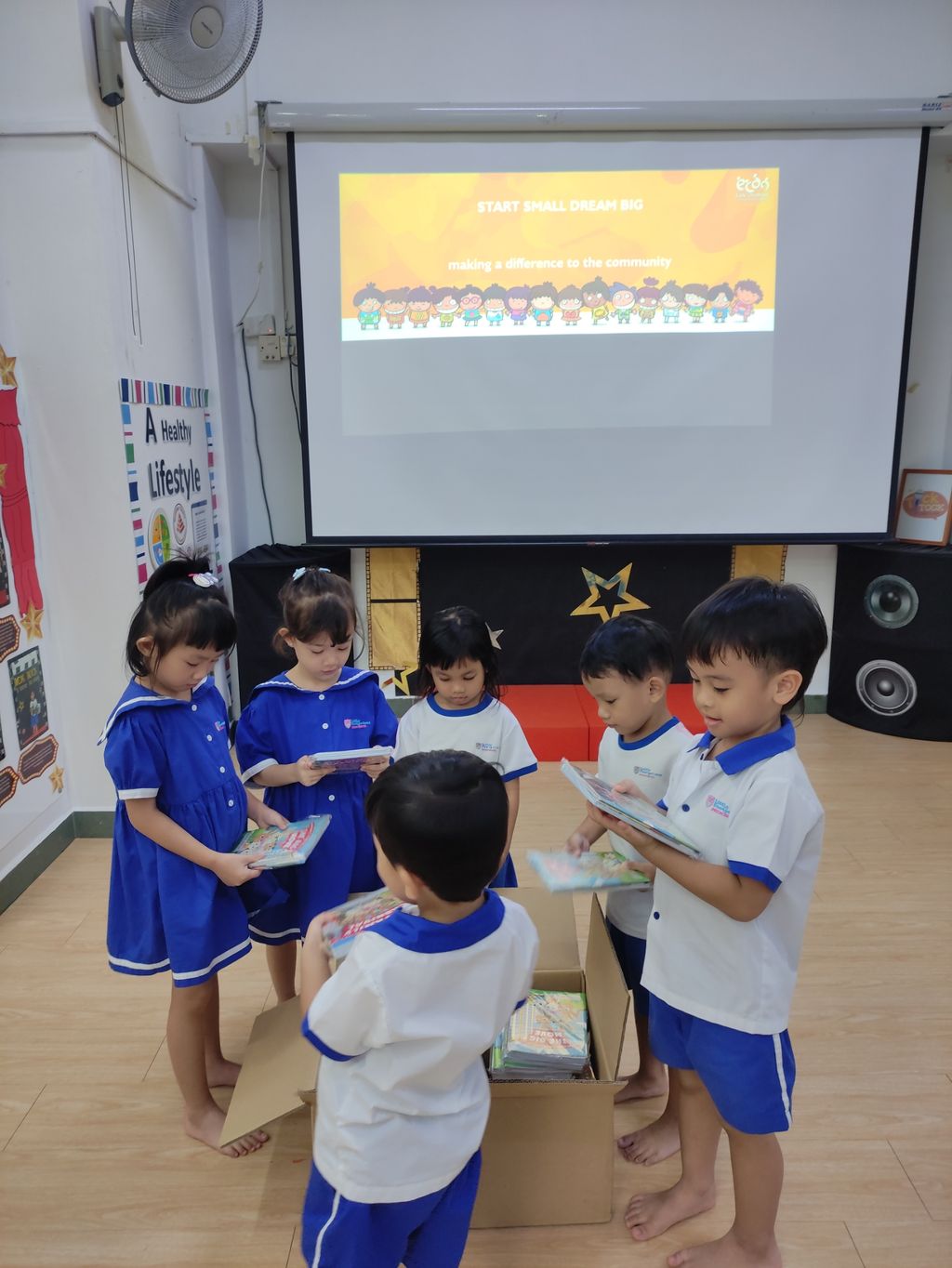 Little Footprints Preschool Tampines Blk 372; Unboxing of SSDB resources. — photo 2