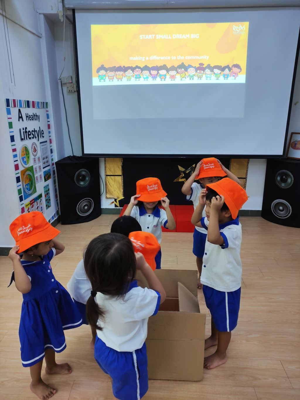 Little Footprints Preschool Tampines Blk 372; Unboxing of SSDB resources. — photo 4