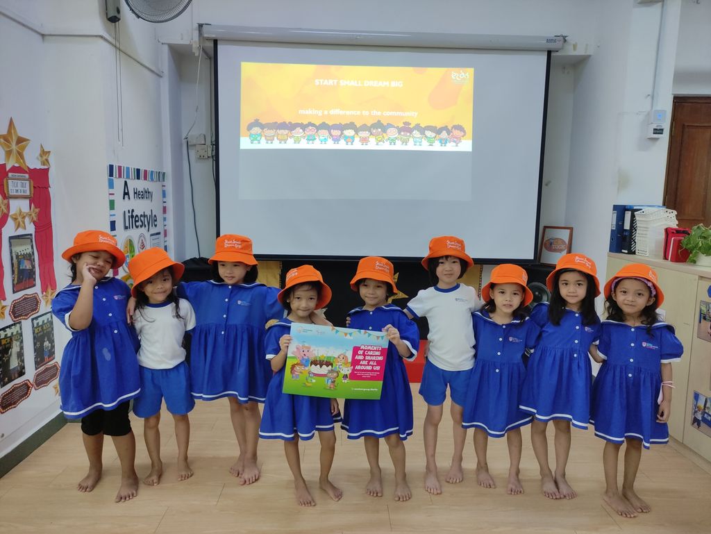 Little Footprints Preschool Tampines Blk 372; Unboxing of SSDB resources. — photo 6