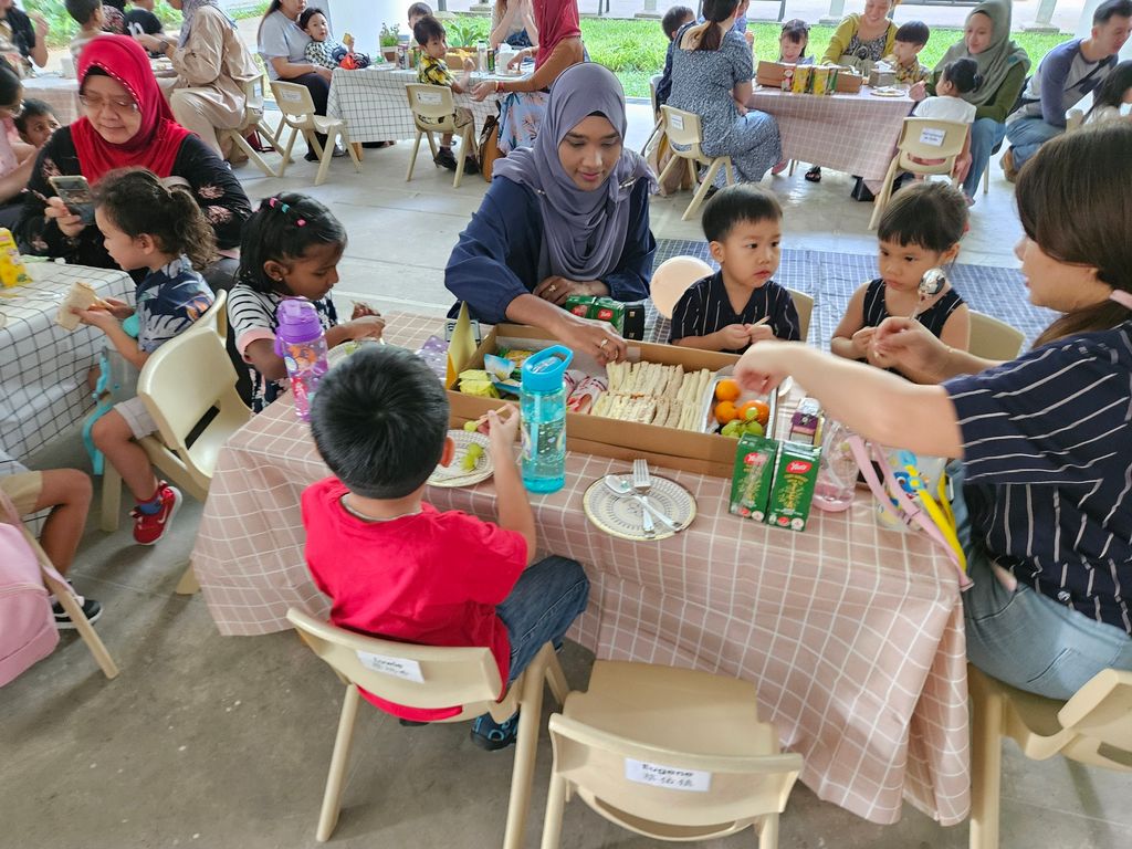 'Breakfast with Mommies' event on Mother's Day Celebration — photo 8