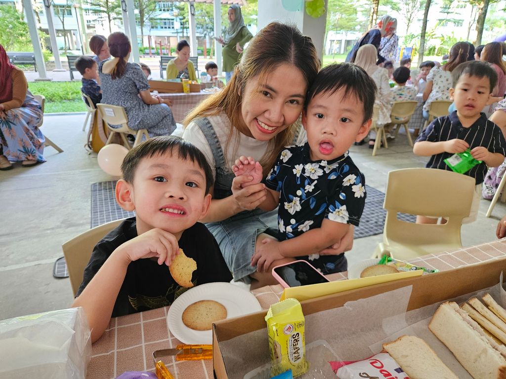 'Breakfast with Mommies' event on Mother's Day Celebration — photo 10