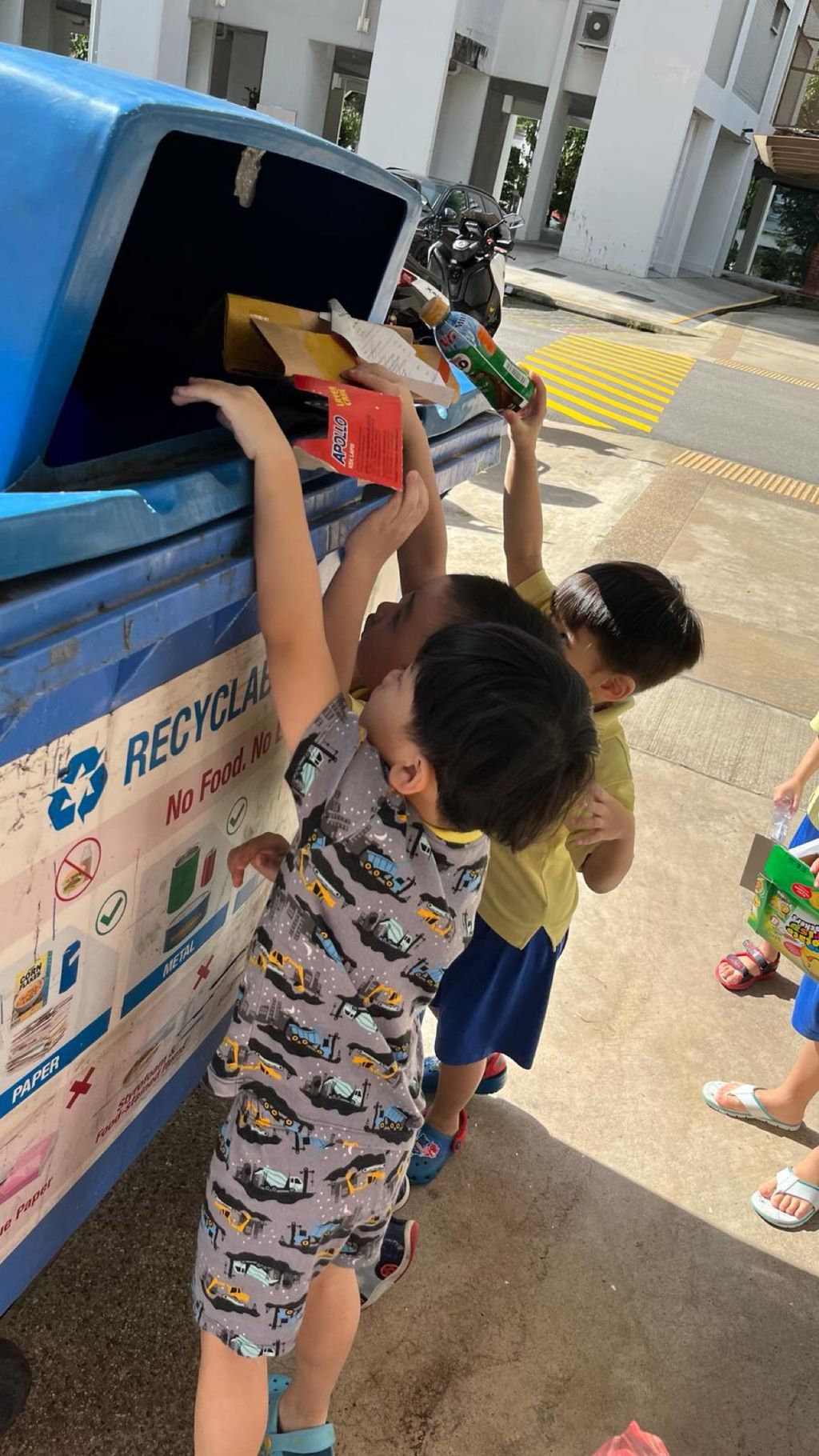 SSDB LAUNCH 2024: Centre Project - Sustainable Community Through Recycling and Gardening — photo 6