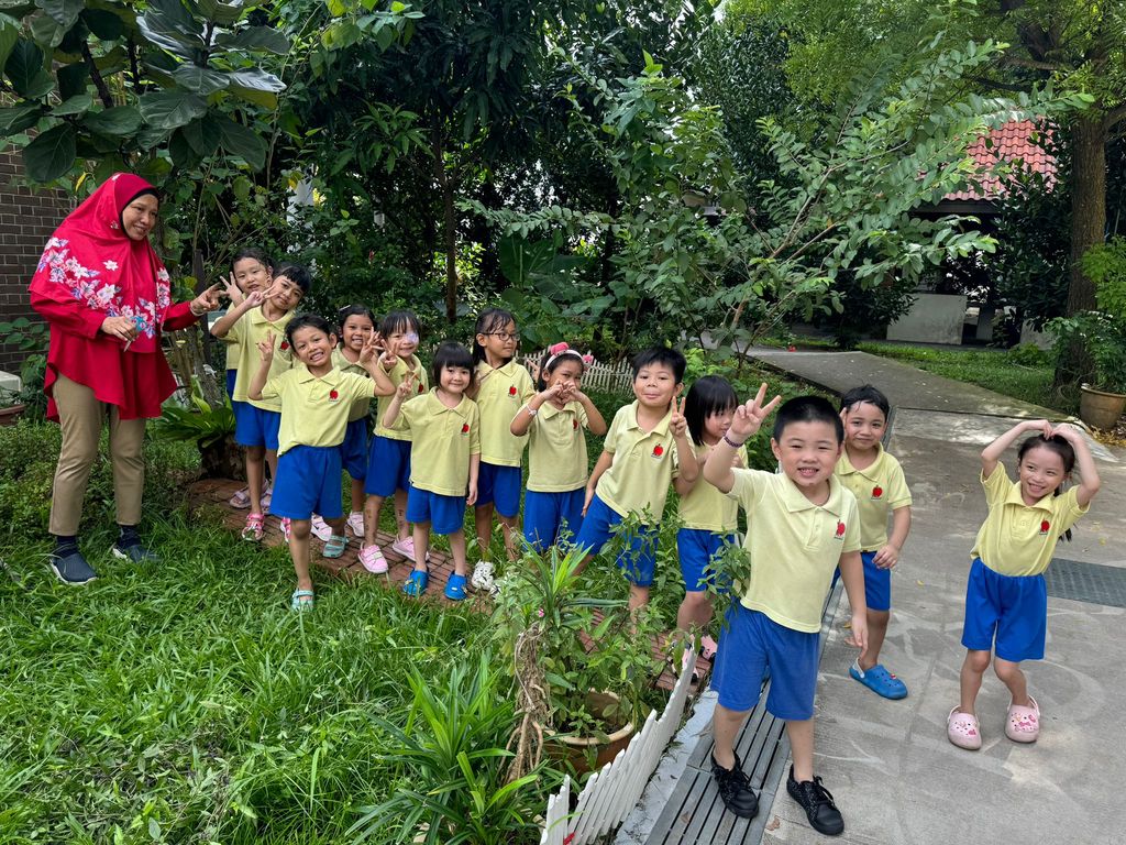 SSDB LAUNCH 2024: Centre Project - Sustainable Community Through Recycling and Gardening — photo 18