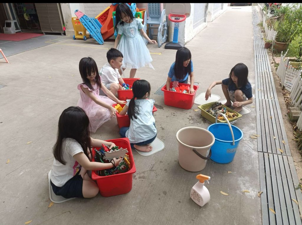SSDB LAUNCH 2024: Centre Project - Sustainable Community Through Recycling and Gardening — photo 4