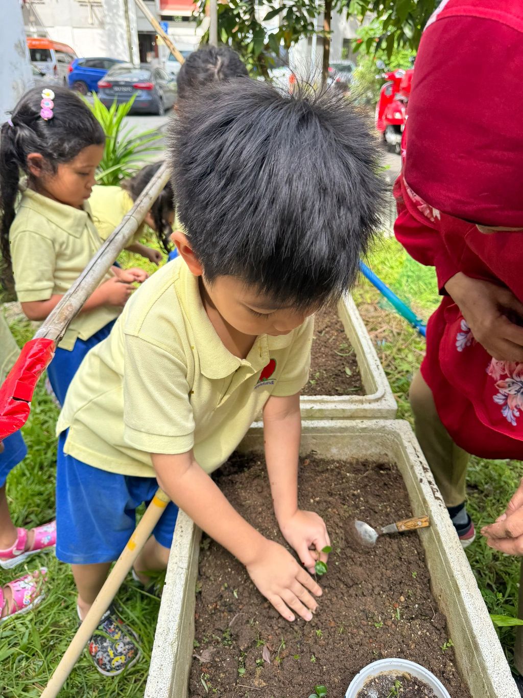 SSDB LAUNCH 2024: Centre Project - Sustainable Community Through Recycling and Gardening — photo 1