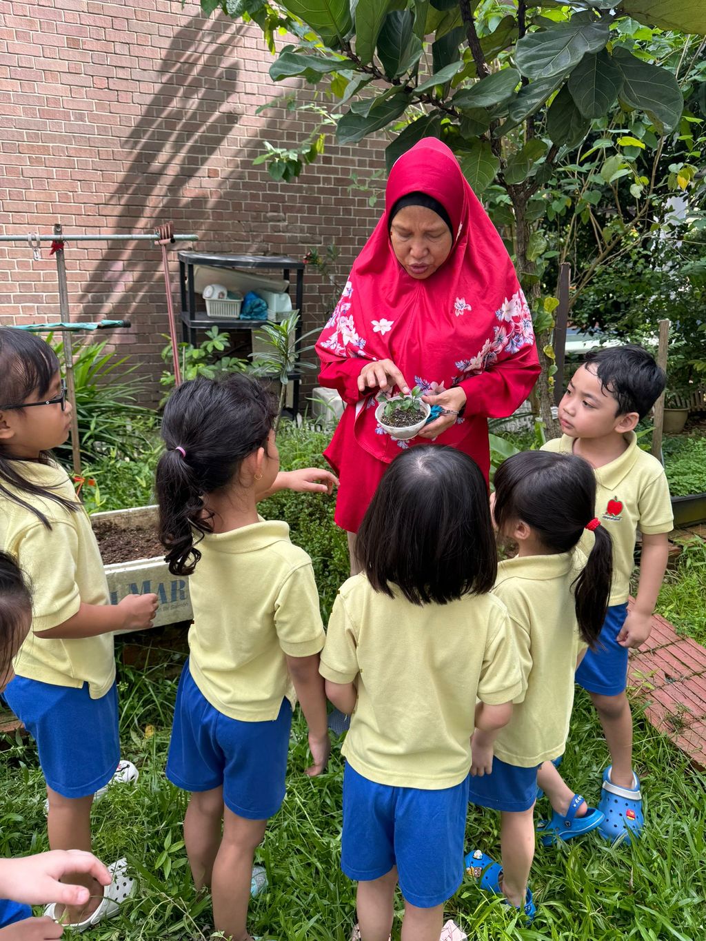 SSDB LAUNCH 2024: Centre Project - Sustainable Community Through Recycling and Gardening — photo 13