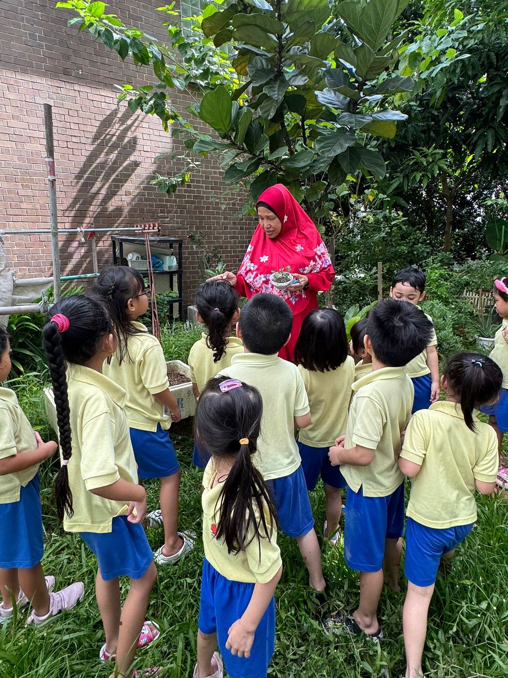 SSDB LAUNCH 2024: Centre Project - Sustainable Community Through Recycling and Gardening — photo 15