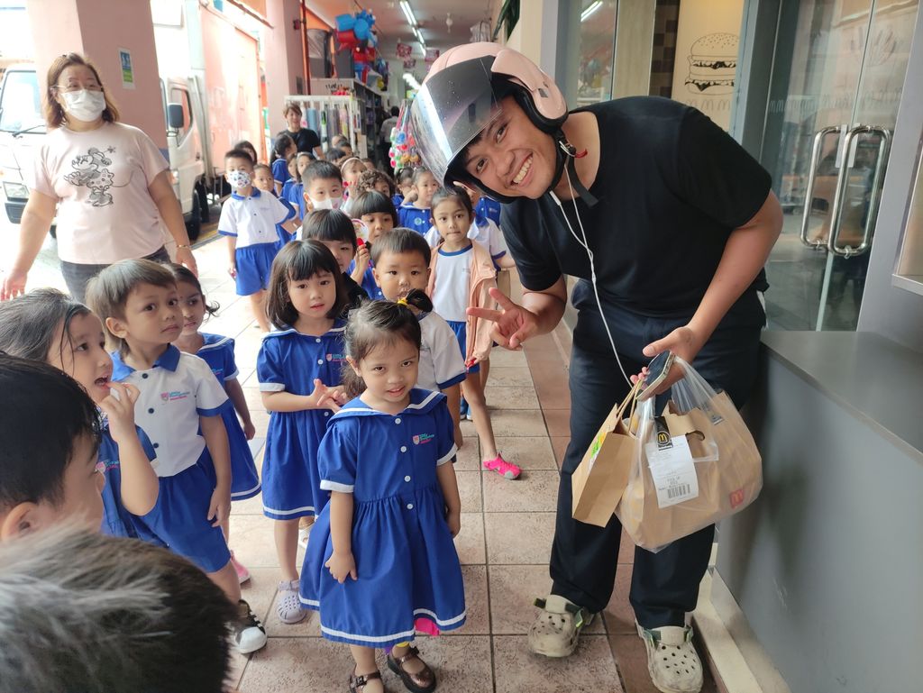 Little Footprints at Tampines Blk 372: Spreading Kindness to our Community — photo 3