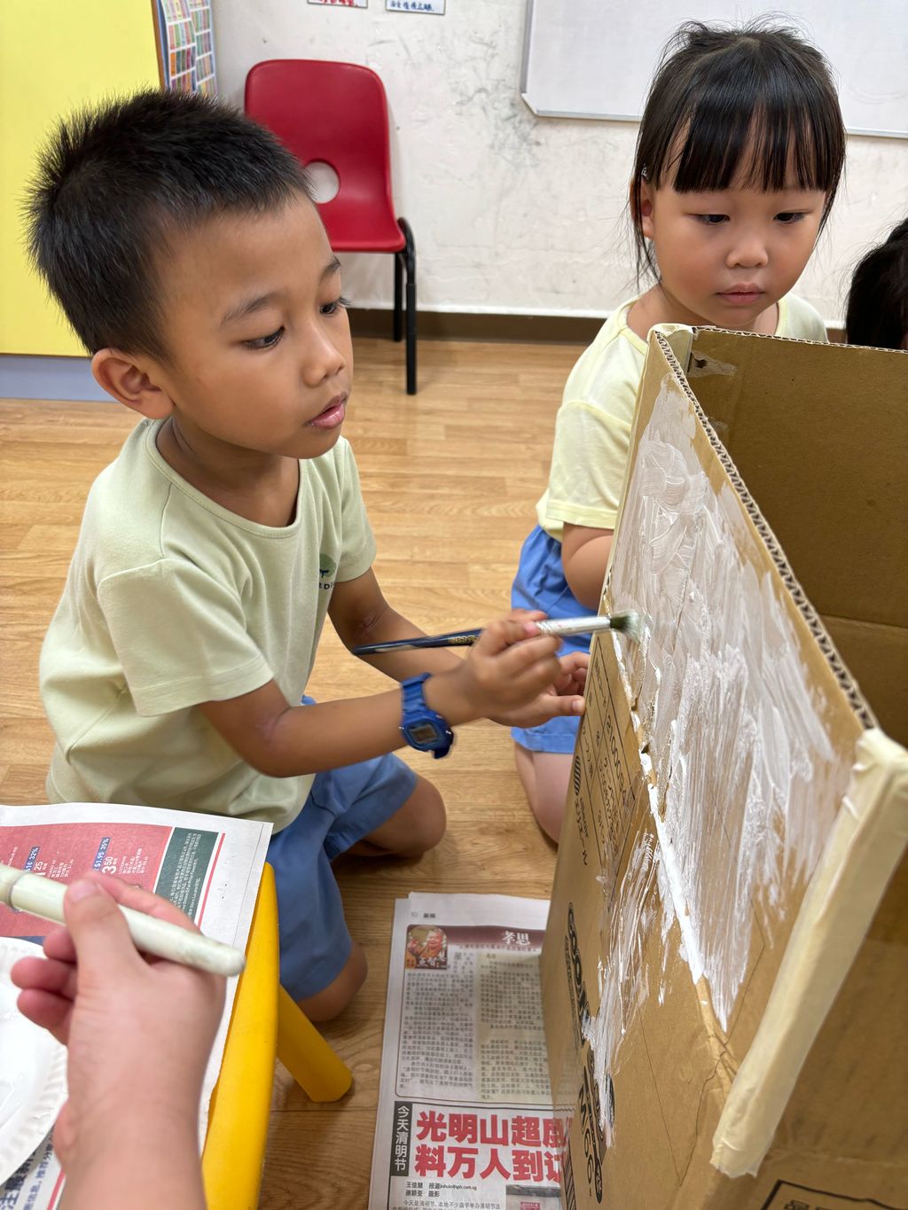 3D crafts - Ambulance and Stretcher — photo 12