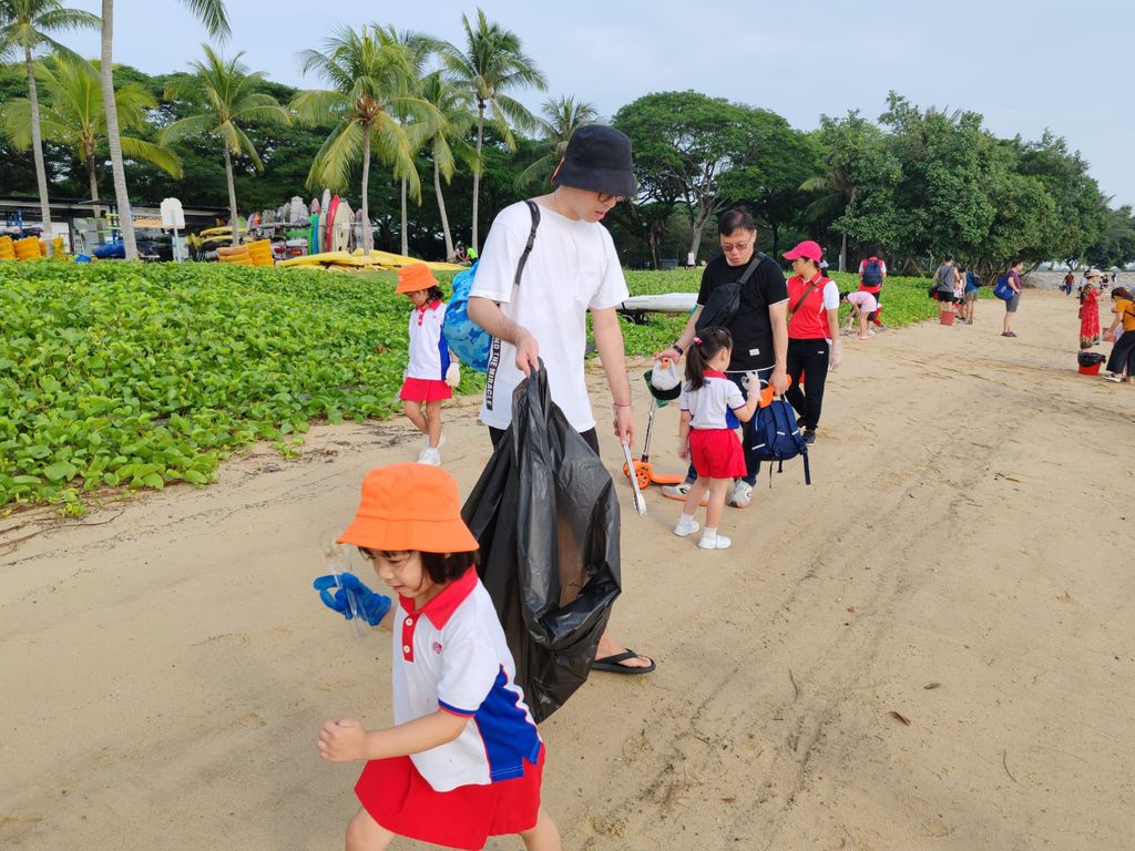 Beach Cleanjng Day — photo 3
