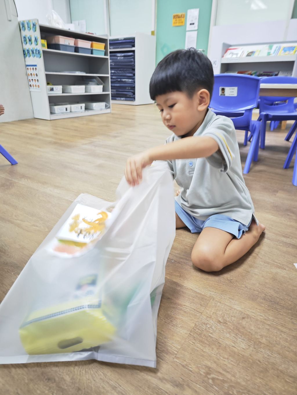Packing food donated by parents for local seniors in need. — photo 8