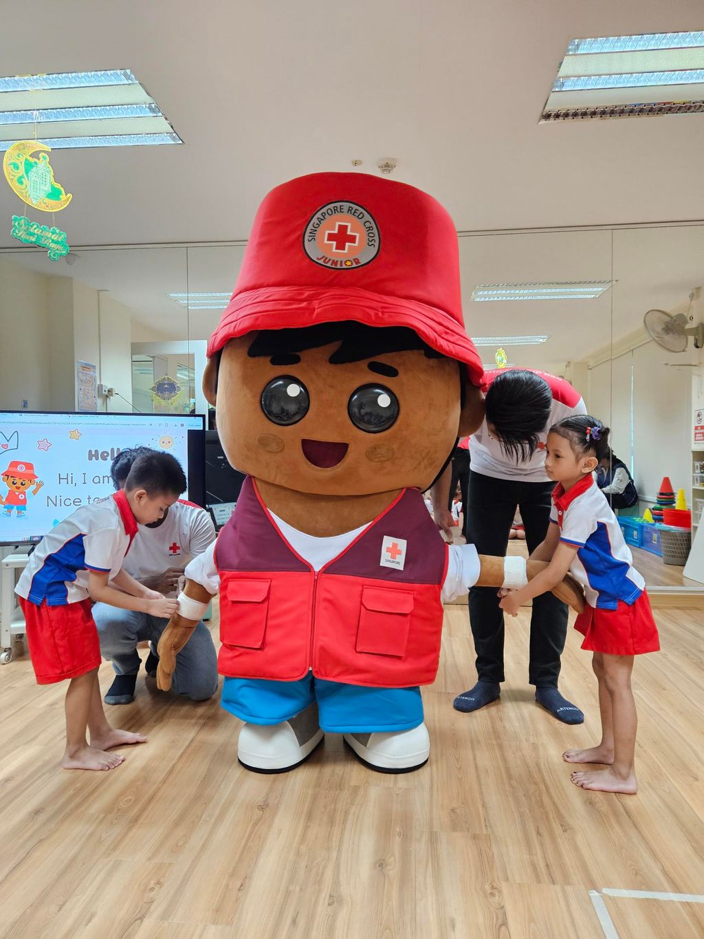 Red Cross Junior (RCJ) Programme: Centre Visit by RCJ Mascot & Basic Bandaging Training Session on 23 April 2024 — photo 2