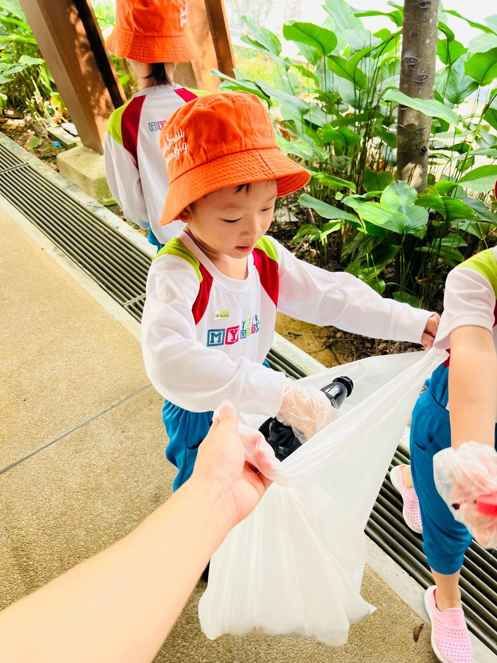 Neighborhood clean-up