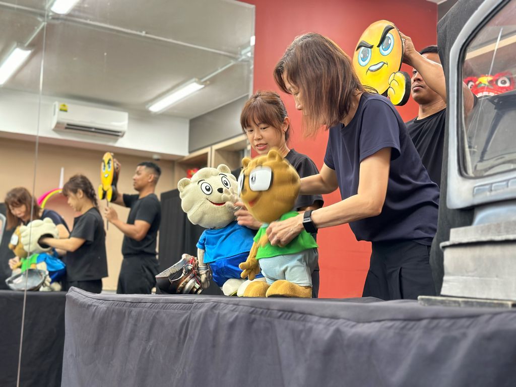 Kindsville Puppet Show — photo 1