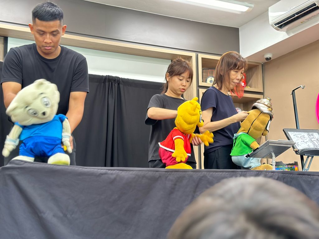 Kindsville Puppet Show — photo 2
