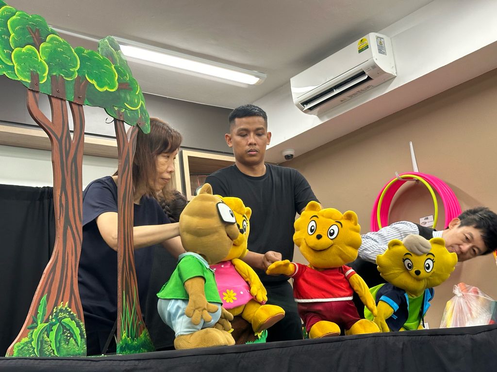 Kindsville Puppet Show — photo 1