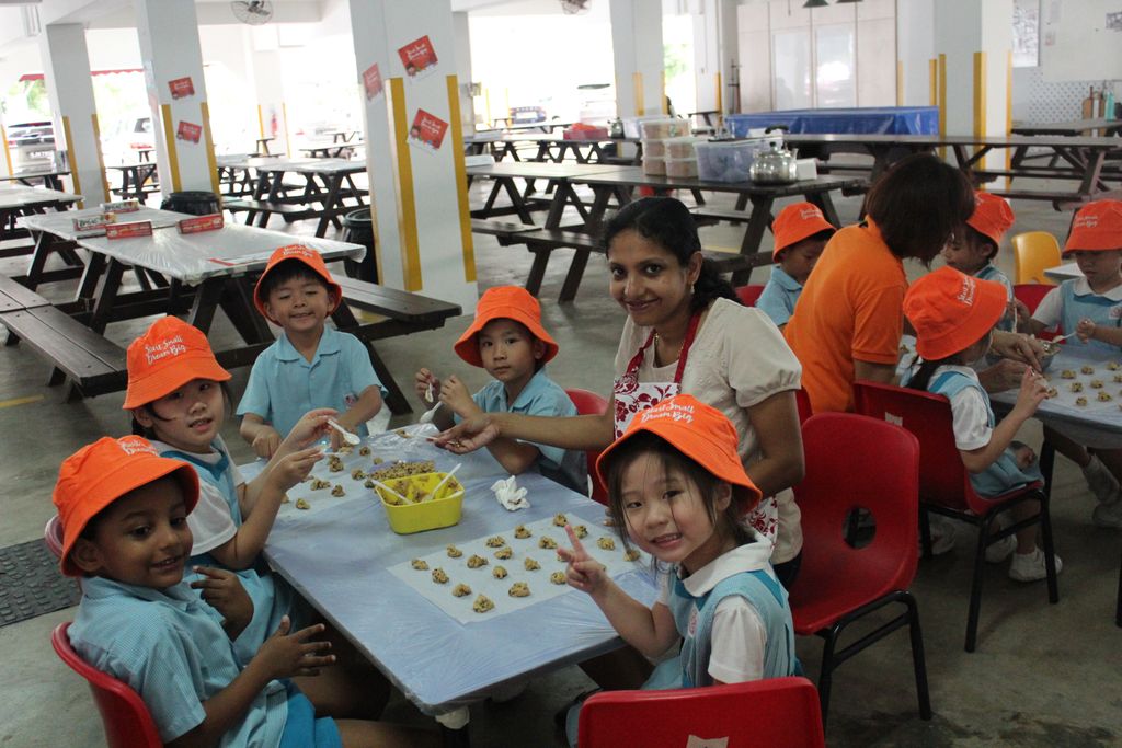 Bedok Methodist Church Kindergarten SSDB 2018 Bake Sale — photo 7