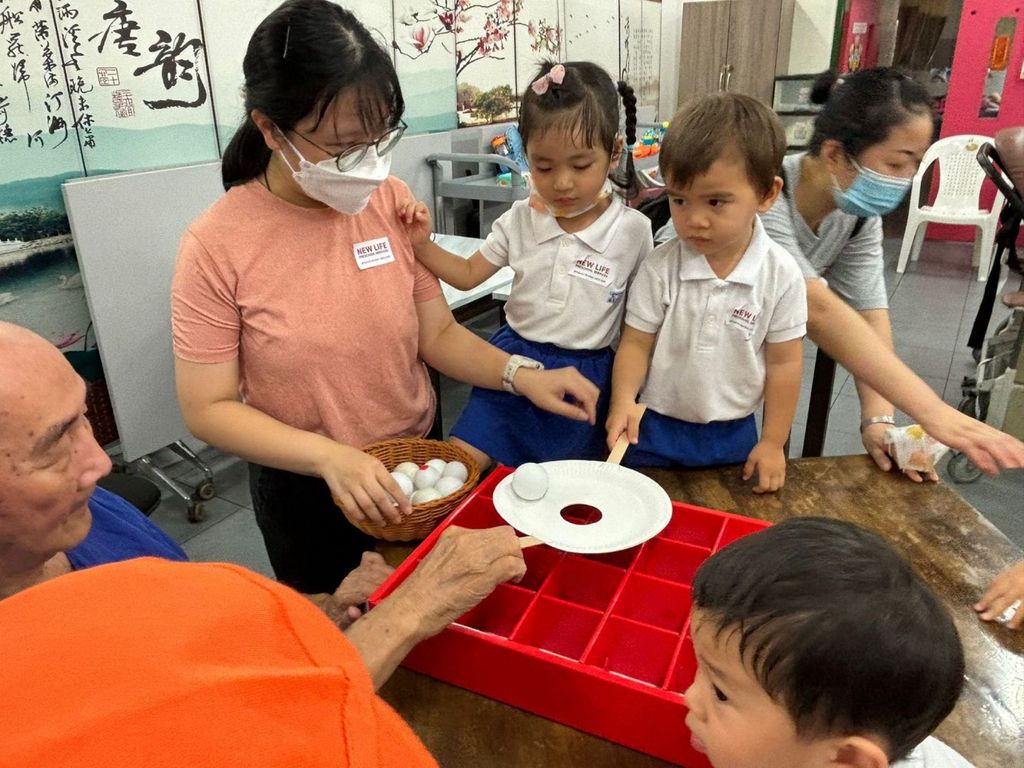 Connecting the Juniors at New Life Preschool to the Seniors within the Community! ❤️ — photo 3
