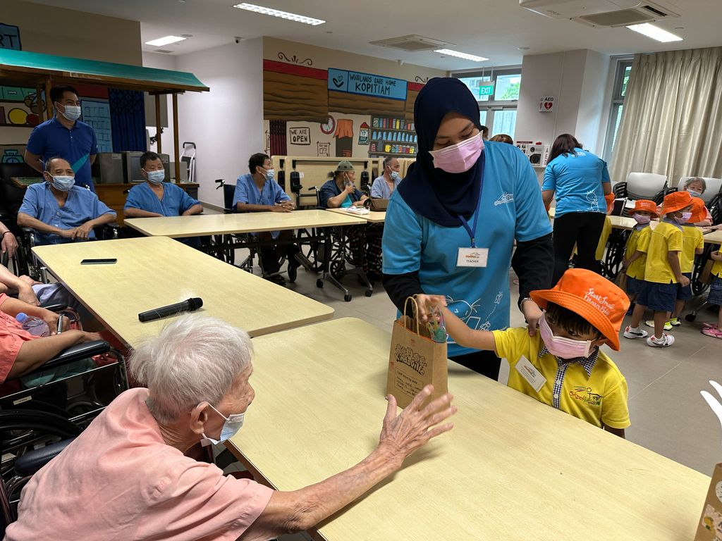 Trip To Woodlands Care Home — photo 3
