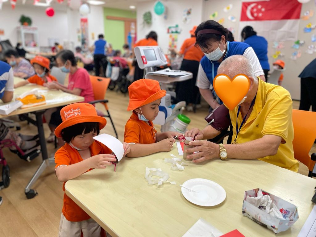 Volunteering Starts Young - My First Skool at Ang Mo Kio blk 601 — photo 7