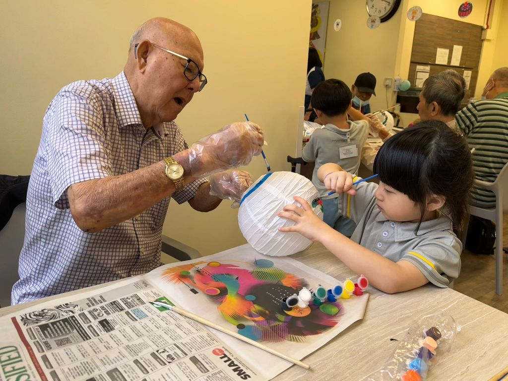 Celebrating mid-autumn with the seniors — photo 6