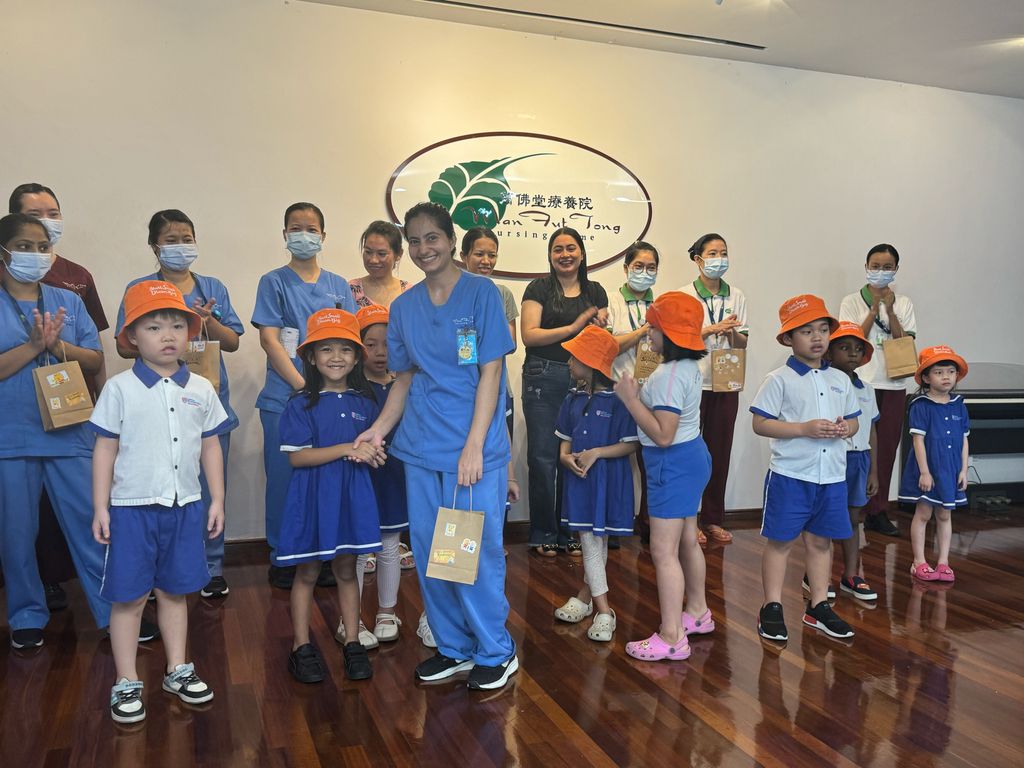 Distribution of Care Packages — photo 3