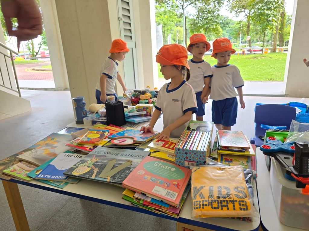 Garage Sale - Raising Funds for World Vision Singapore — photo 4