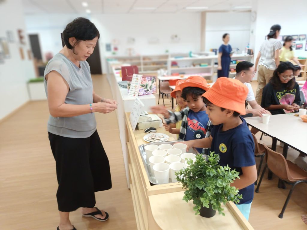 Eshkol Valley@PPCC 2024 SSDB Closing Event - Appreciating our SG Hawker Food Culture: "Let's Play Hawkers" with Our Parents and Teachers — photo 1