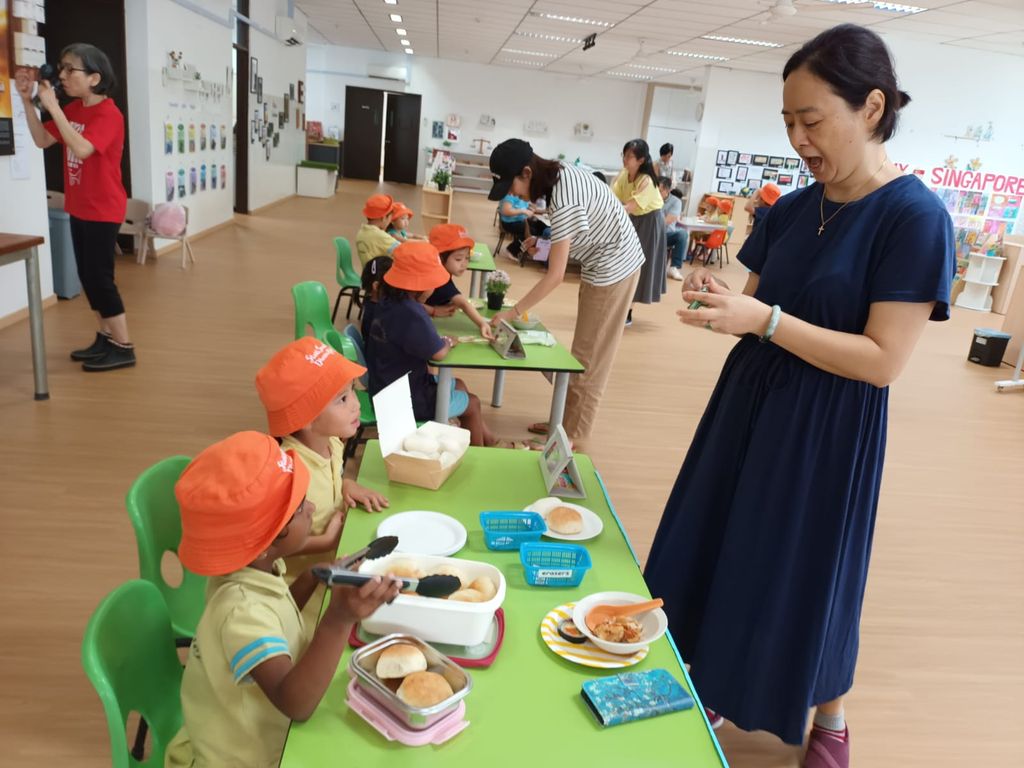 Eshkol Valley@PPCC 2024 SSDB Closing Event - Appreciating our SG Hawker Food Culture: "Let's Play Hawkers" with Our Parents and Teachers — photo 2