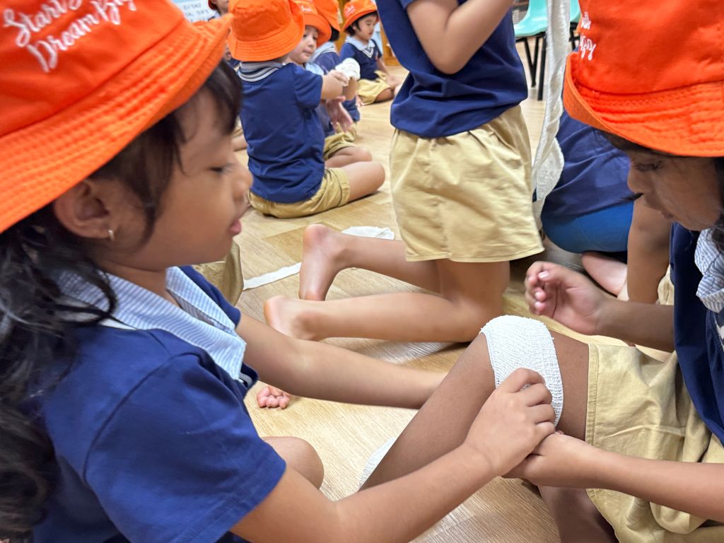 I AM A HERO - "Heroes in Training: Mastering Emergency Skills for Everyday Heroes" — photo 4