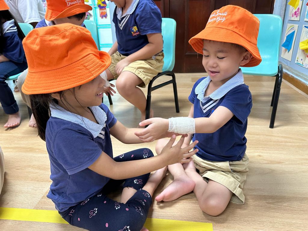 I AM A HERO - "Heroes in Training: Mastering Emergency Skills for Everyday Heroes" — photo 7