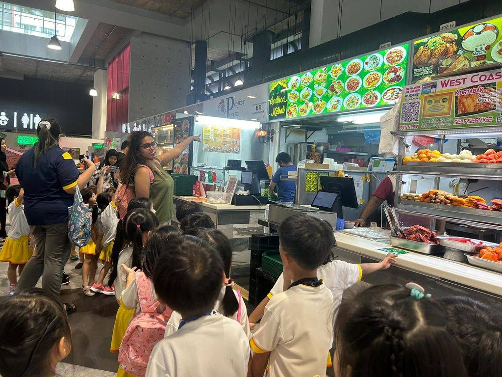Fieldtrip to Senja Hawker Centre — photo 3