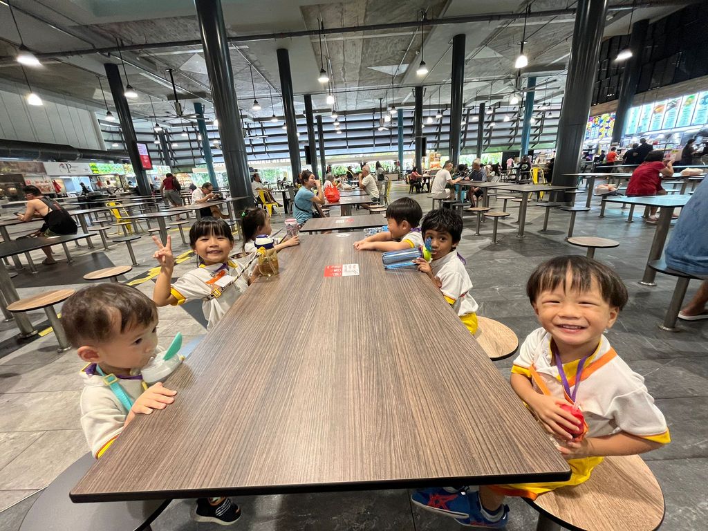 Fieldtrip to Senja Hawker Centre — photo 29